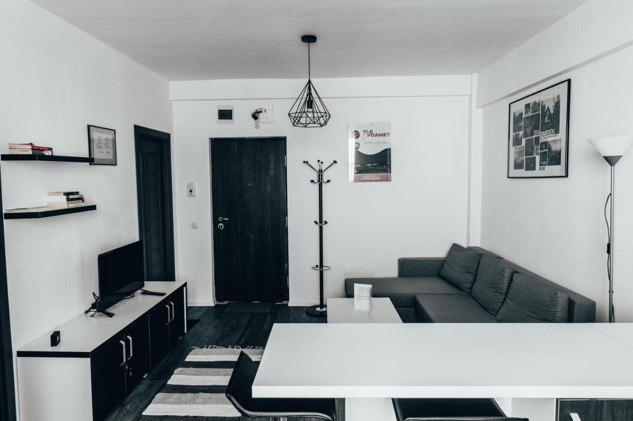 Urban Apartment *
